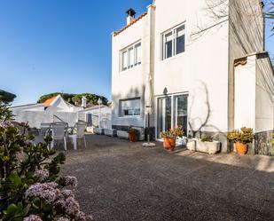 Vista exterior de Casa o xalet en venda en Badalona amb Terrassa i Piscina