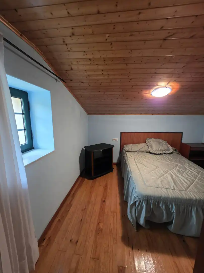 Habitación de Casa adosada en venta en Narón con Calefacción, Jardín privado y Amueblado