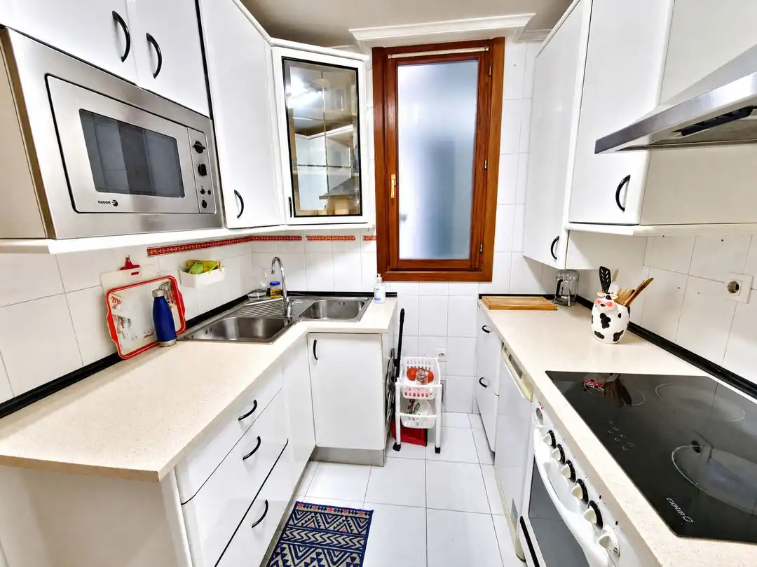 Küche von Wohnung zum Verkauf in Santurtzi  mit Heizung, Abstellraum und Alarm