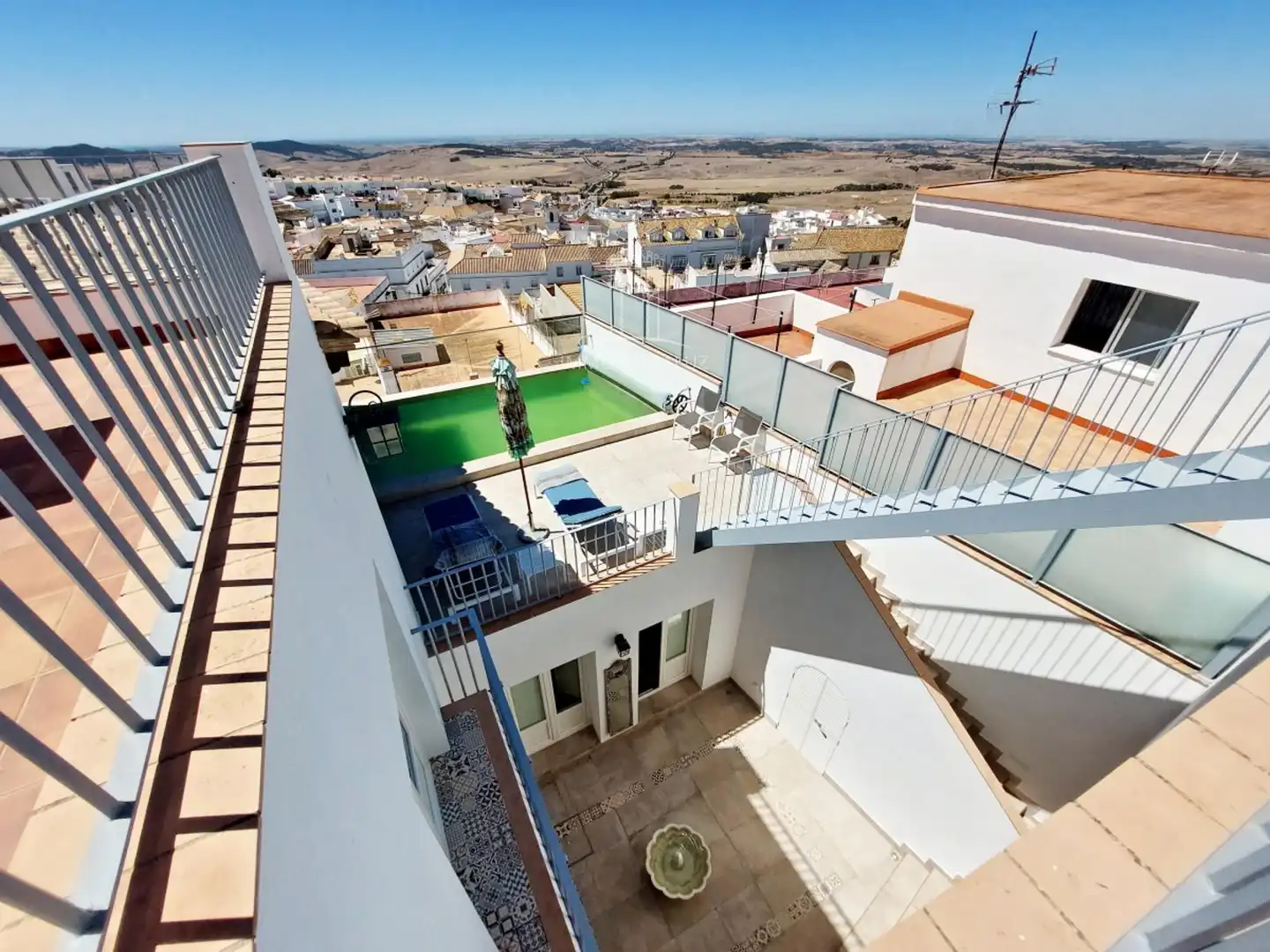 Außenansicht von Einfamilien-Reihenhaus zum Verkauf in Medina Sidonia mit Klimaanlage und Heizung