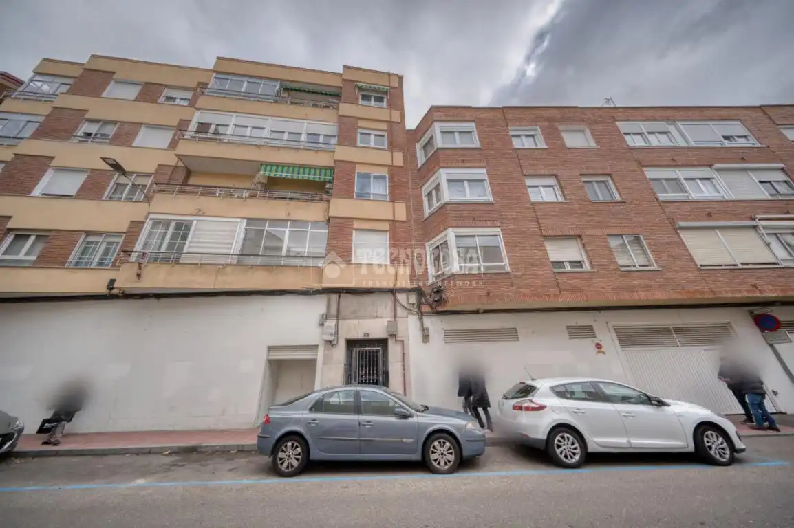 Vista exterior de Piso en venta en Valladolid con Calefacción, Terraza y Trastero