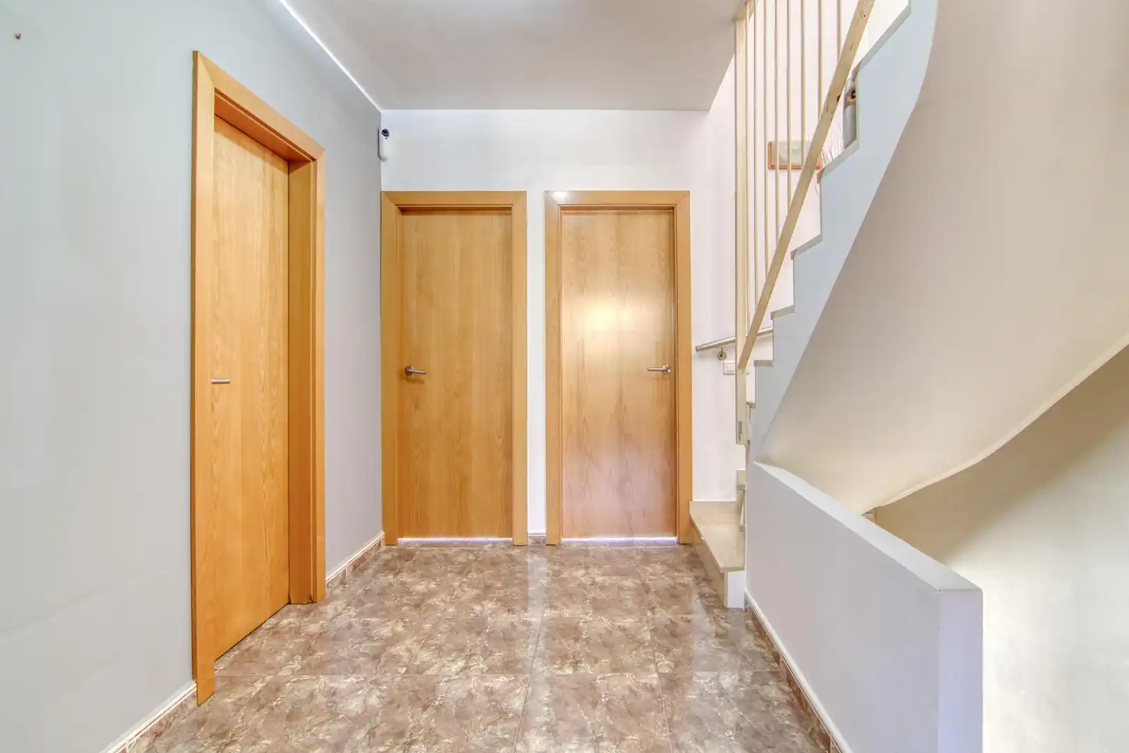 Casa adosada en venta en Figueres con Calefacción, Jardín privado y Balcón