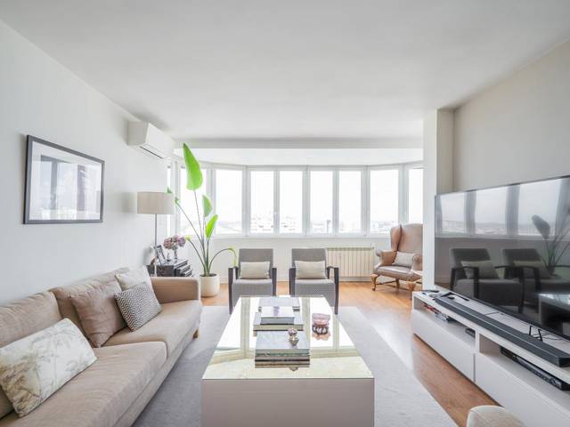 Ático en Venta en C. del Condado de Treviño en Costillares