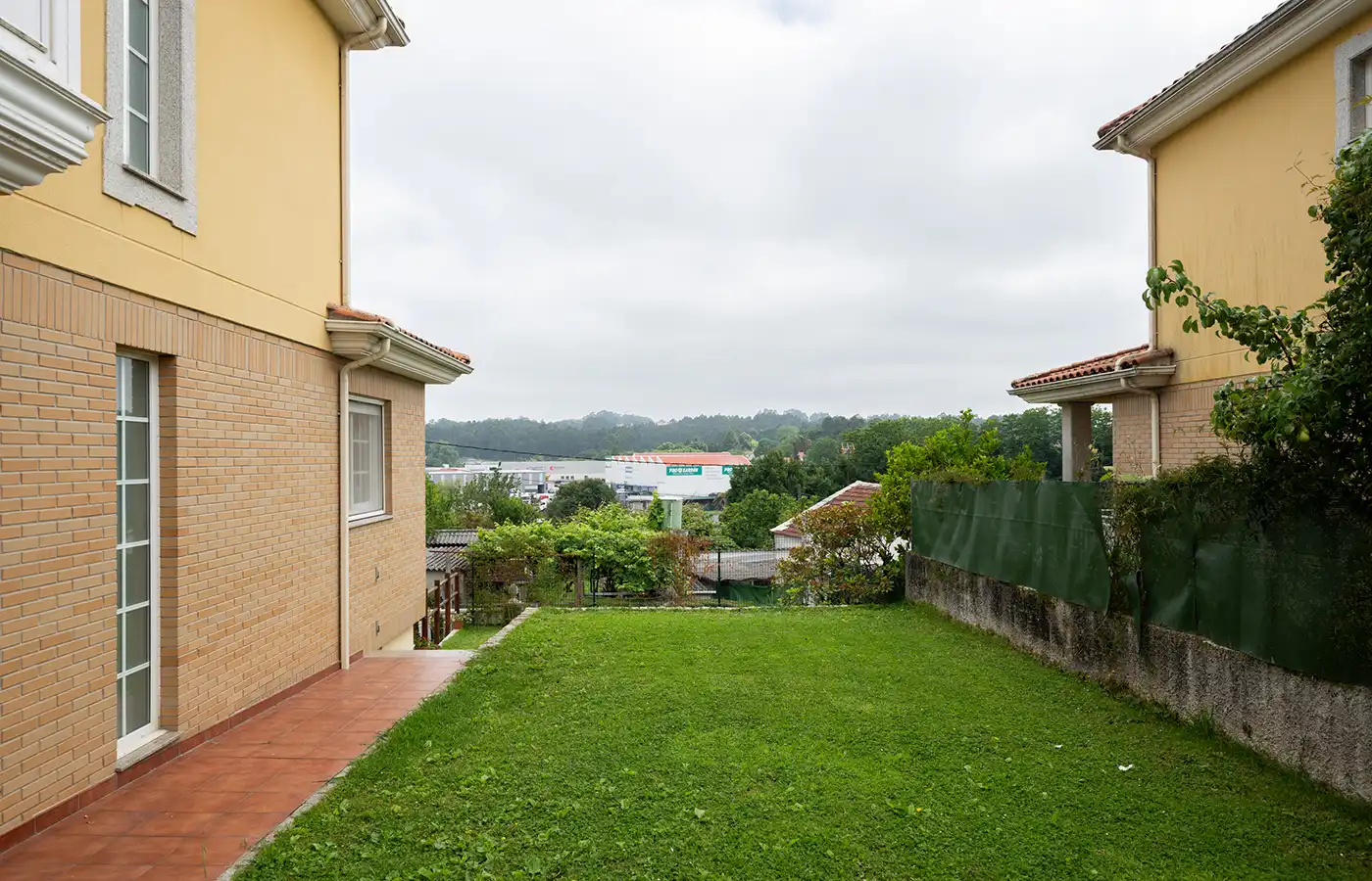 Jardín de Casa o chalet en venta en Oleiros con Calefacción, Jardín privado y Parquet