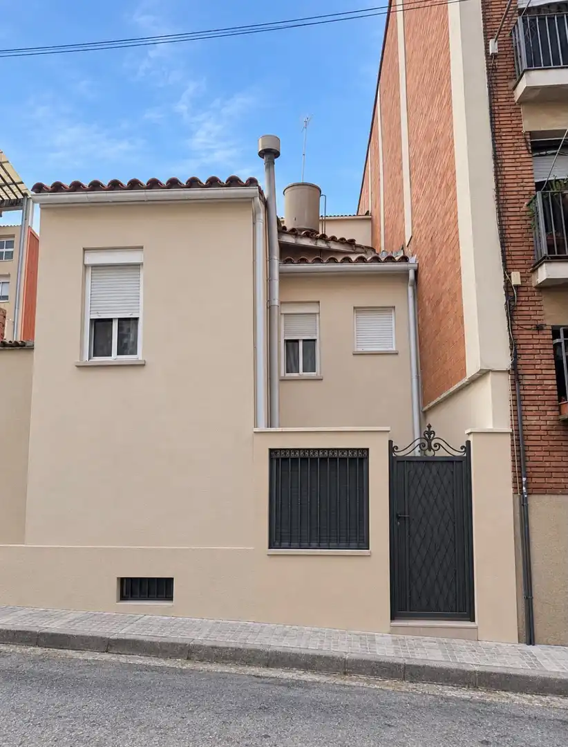 Vista exterior de Residencial en venta en Rubí