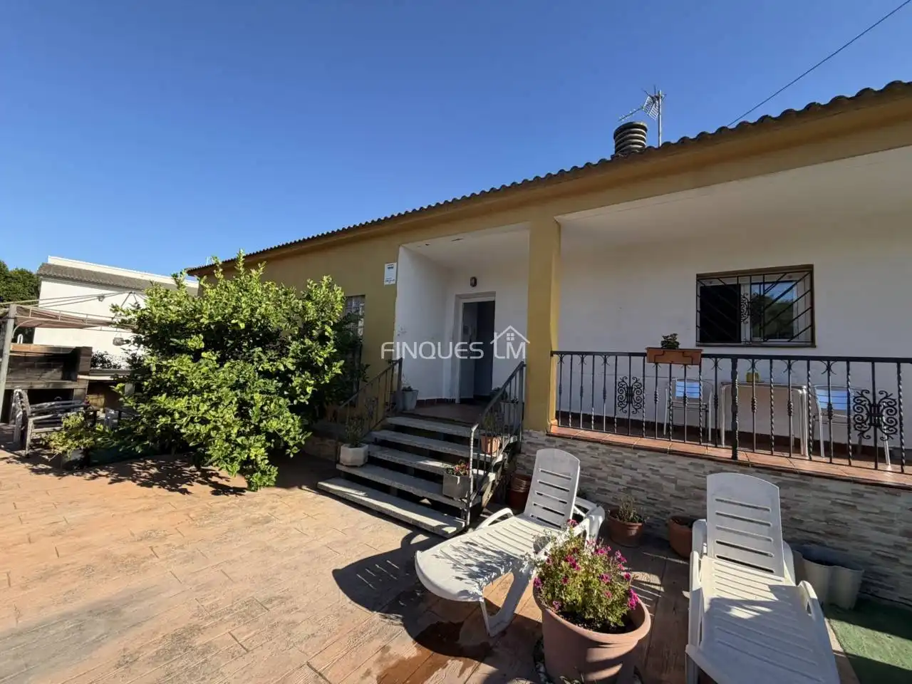 Casa con jardín en venta en Calle Rovelló, imagen 5