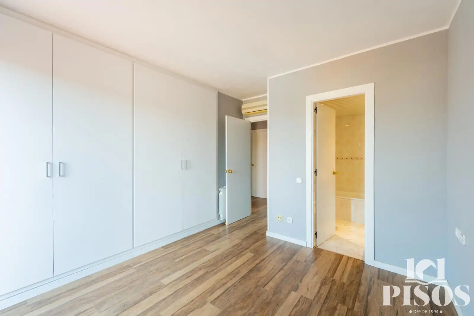 Dormitori de Àtic en venda en Rubí amb Aire condicionat, Calefacció i Parquet