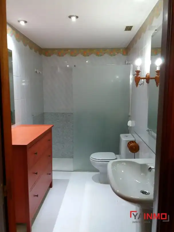 Bathroom of Flat for sale in Vitoria - Gasteiz  with Heating, Storage room and Furnished