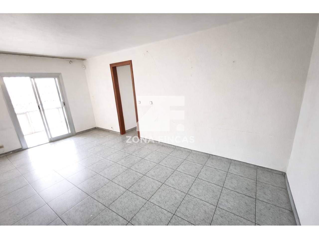 Flat for sale in Santa Coloma de Gramenet  with Air Conditioner and Balcony