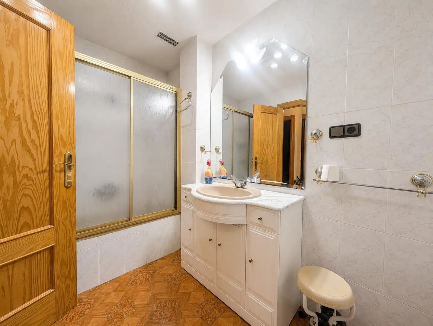Baño de Casa adosada en venta en Cox con Aire acondicionado, Terraza y Balcón