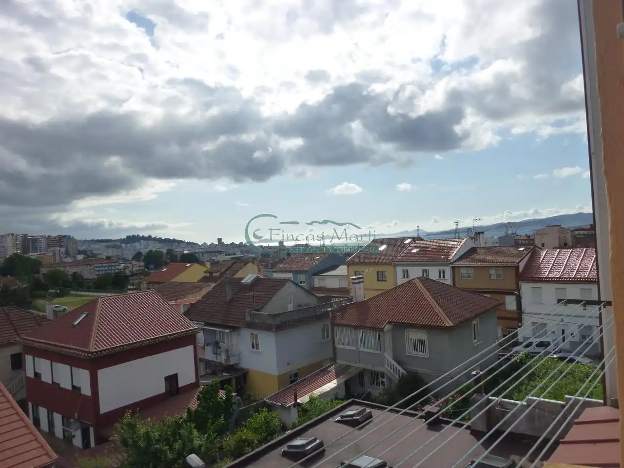 Vista exterior de Piso en venta en Vigo  con Calefacción y Balcón