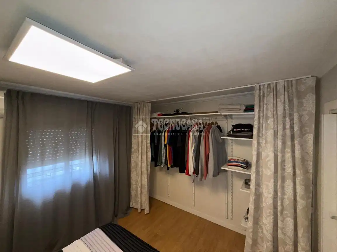 Bedroom of Flat for sale in Sevilla  with Air Conditioner