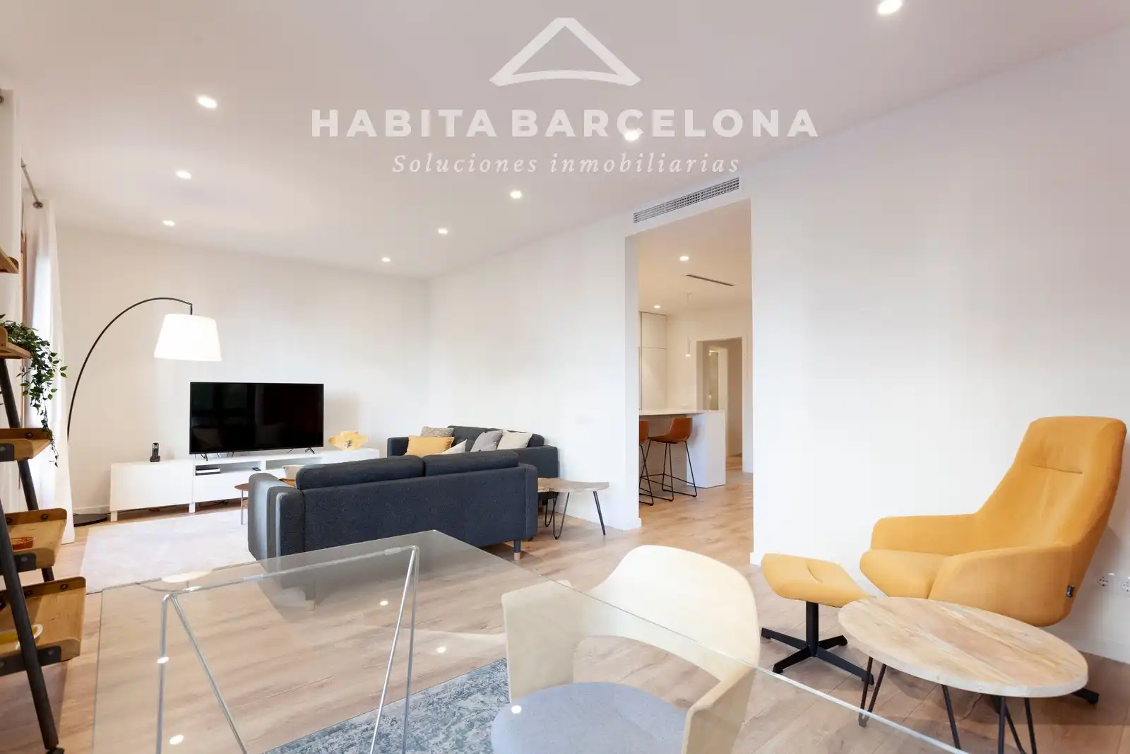 Sala de estar de Piso de alquiler en Barcelona con Aire acondicionado, Calefacción y Parquet
