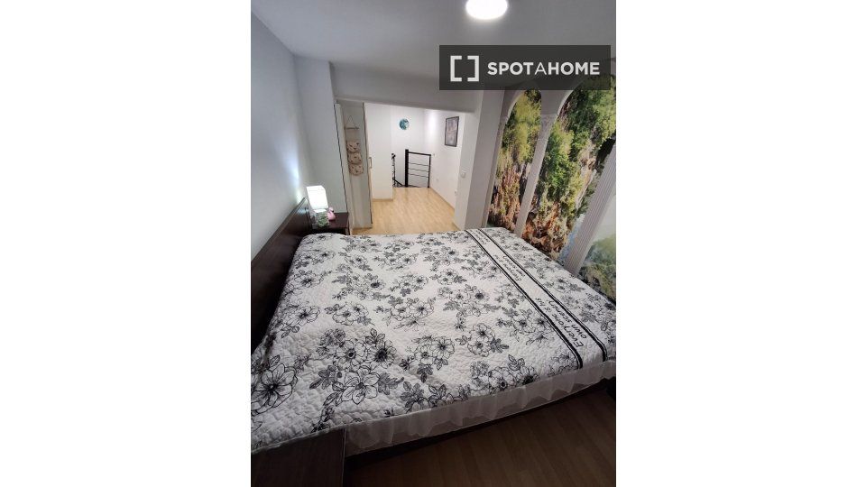Bedroom of Flat to rent in L'Hospitalet de Llobregat  with Air Conditioner, Heating and Furnished