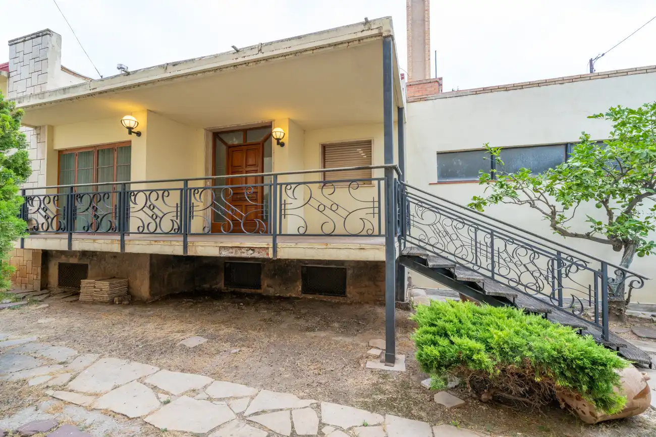 Vista exterior de Casa o chalet en venta en Amposta con Aire acondicionado, Jardín privado y Amueblado