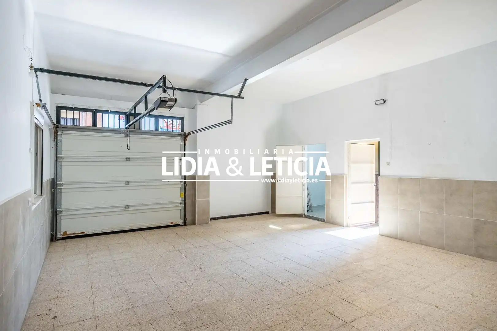 Vista exterior de Casa o xalet en venda en Alcalá de Guadaira amb Aire condicionat i Terrassa