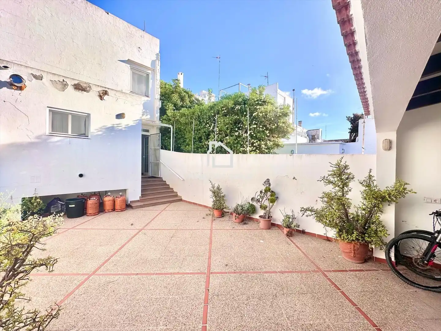 Vista exterior de Casa adosada en venda en Ciutadella de Menorca amb Calefacció i Terrassa