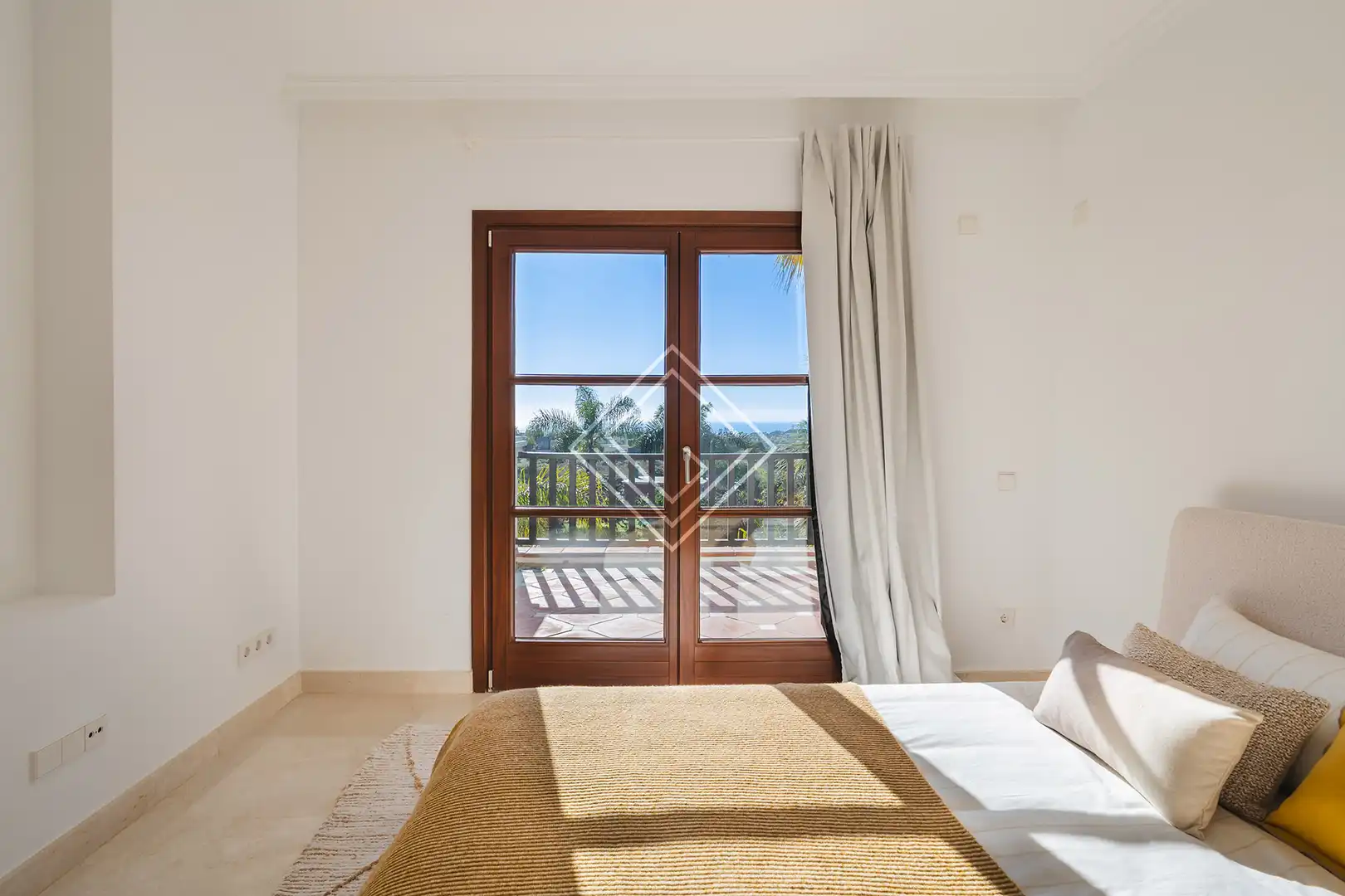 Chalet con piscina en venta en Milla de Oro, imagen 13