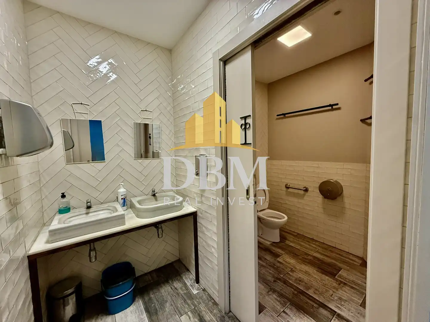 Business premises for transfer in Eixample, imagen 14