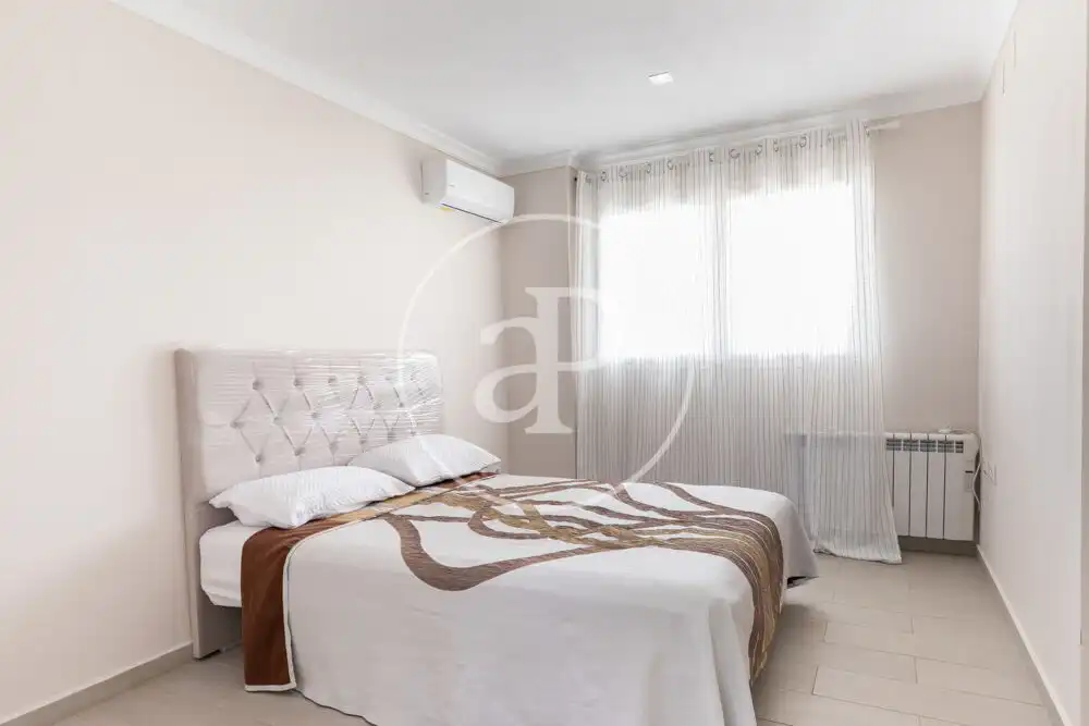 Dormitori de Casa o xalet en venda en Bétera amb Aire condicionat, Calefacció i Jardí privat