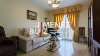 Sala d'estar de Apartament en venda en El Puerto de Santa María amb Aire condicionat, Terrassa i Piscina comunitària