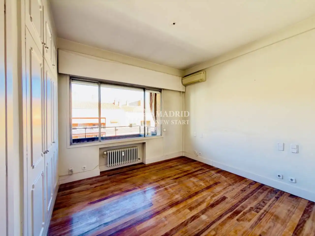 Schlafzimmer von Wohnung zum Verkauf in Madrid mit Klimaanlage, Heizung und Terrasse