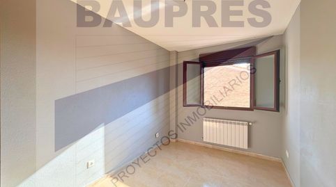 Foto 5 de Piso en venta en Plaza 11 de Marzo, 7, Yuncos, Toledo