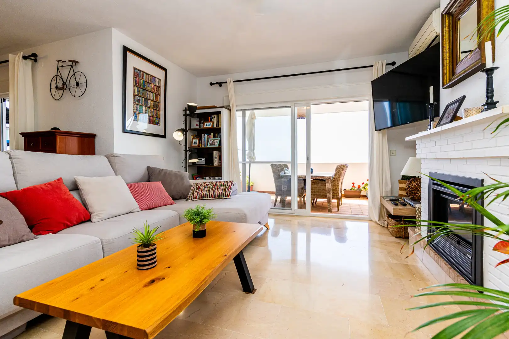 Apartament amb piscina en venda a Calahonda, imagen 2