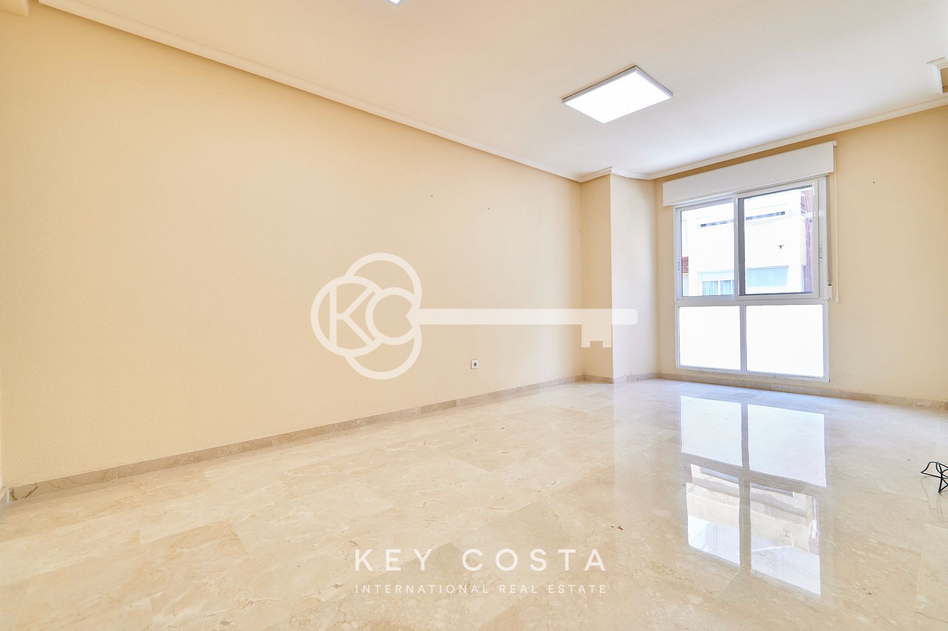 Vista exterior de Piso en venta en Alicante / Alacant con Aire acondicionado
