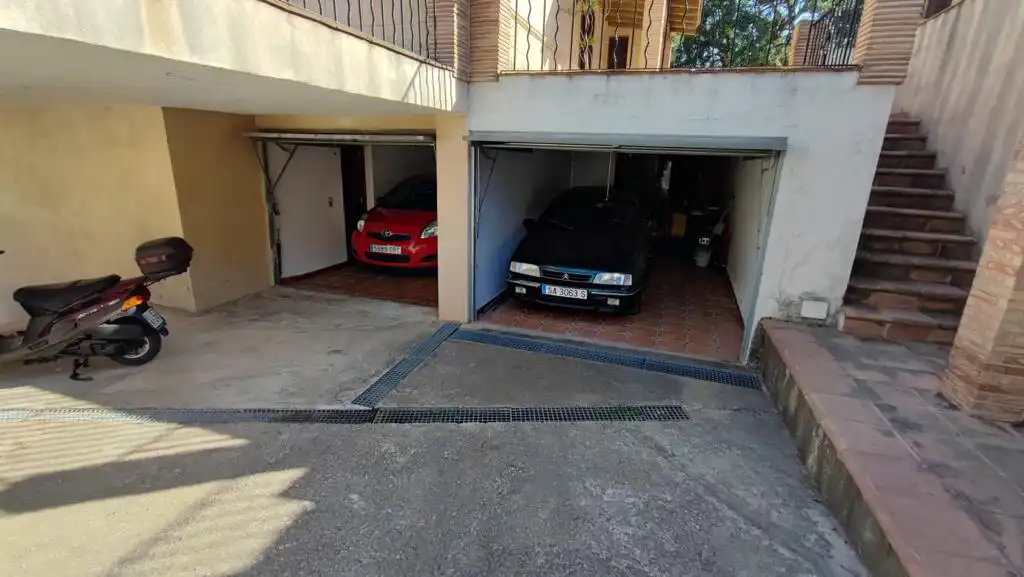 Parking de Casa o chalet en venta en Oliva con Jardín privado, Terraza y Amueblado