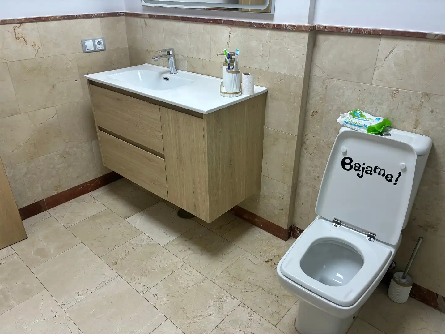 Badezimmer von Wohnung zum Verkauf in Los Barrios mit Terrasse und Gemeinschaftspool