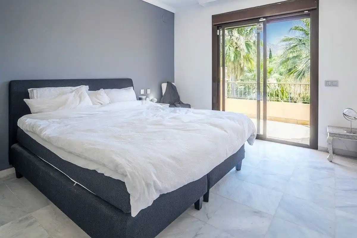 Dormitori de Casa adosada en venda en Marbella amb Terrassa i Piscina