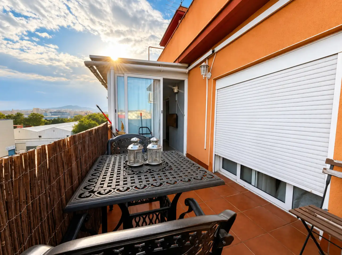 Balcony of Attic for sale in Barcelona  with Air Conditioner, Terrace and Oven