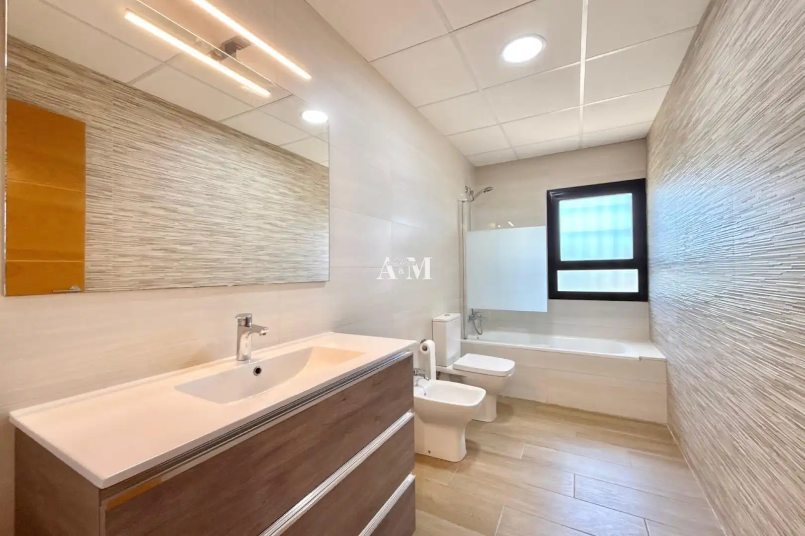 Baño de Casa o chalet de alquiler en Elche / Elx con Aire acondicionado, Calefacción y Terraza