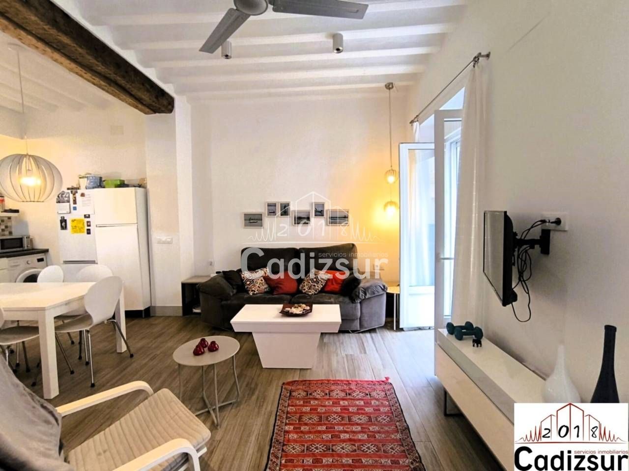 Sala d'estar de Pis en venda en  Cádiz Capital amb Calefacció, Moblat i Balcó