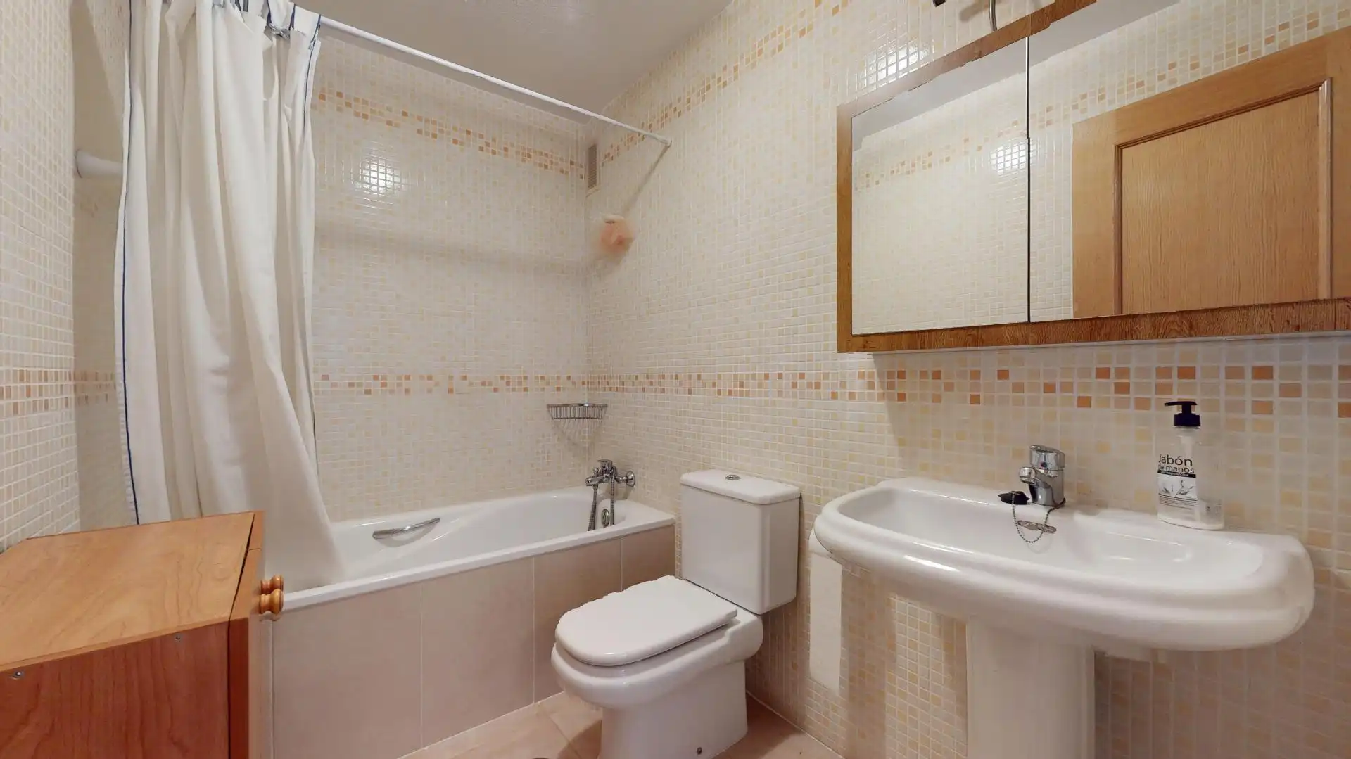 Badezimmer von Wohnungen zum Verkauf in Los Alcázares mit Terrasse und Balkon