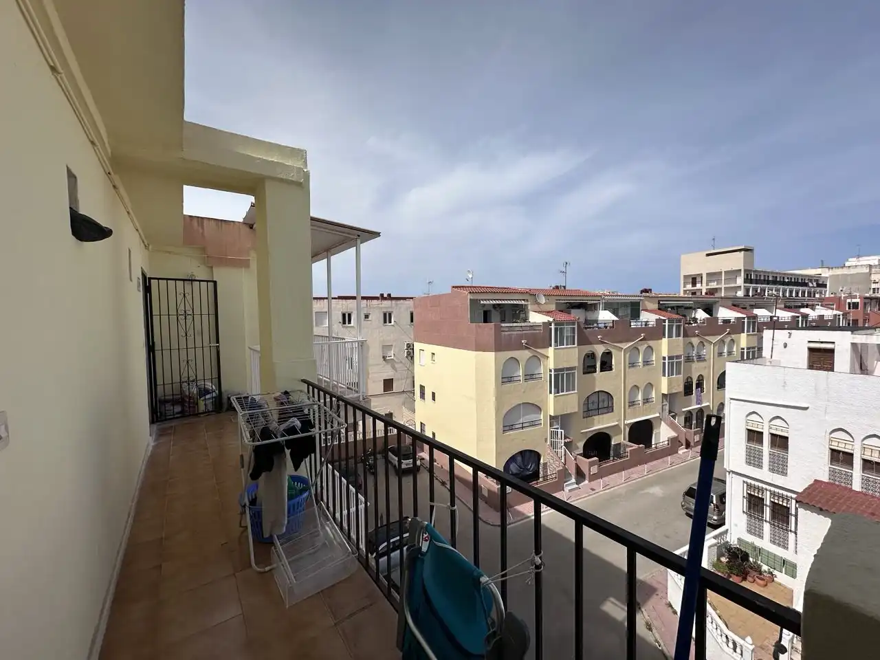 Terraza de Estudio en venta en Torrevieja con Calefacción, Amueblado y Horno