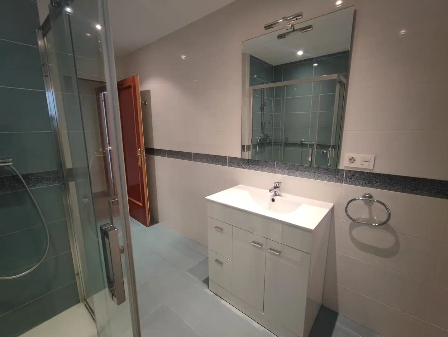 Baño de Piso de alquiler en Madrid con Aire acondicionado, Calefacción y Terraza