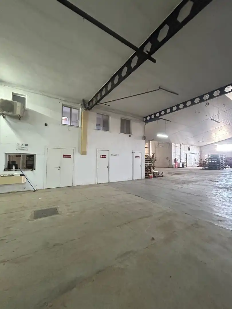 Nau industrial en venda a Avenida de Brenes 7, imagen 27
