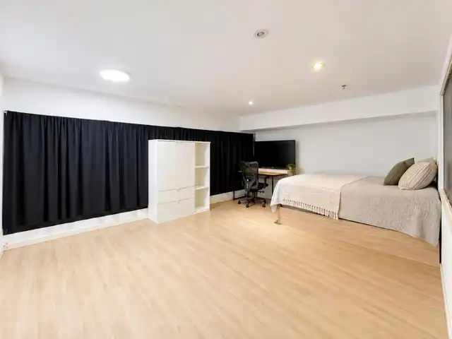 Business premises for transfer in Carrer de València, imagen 32