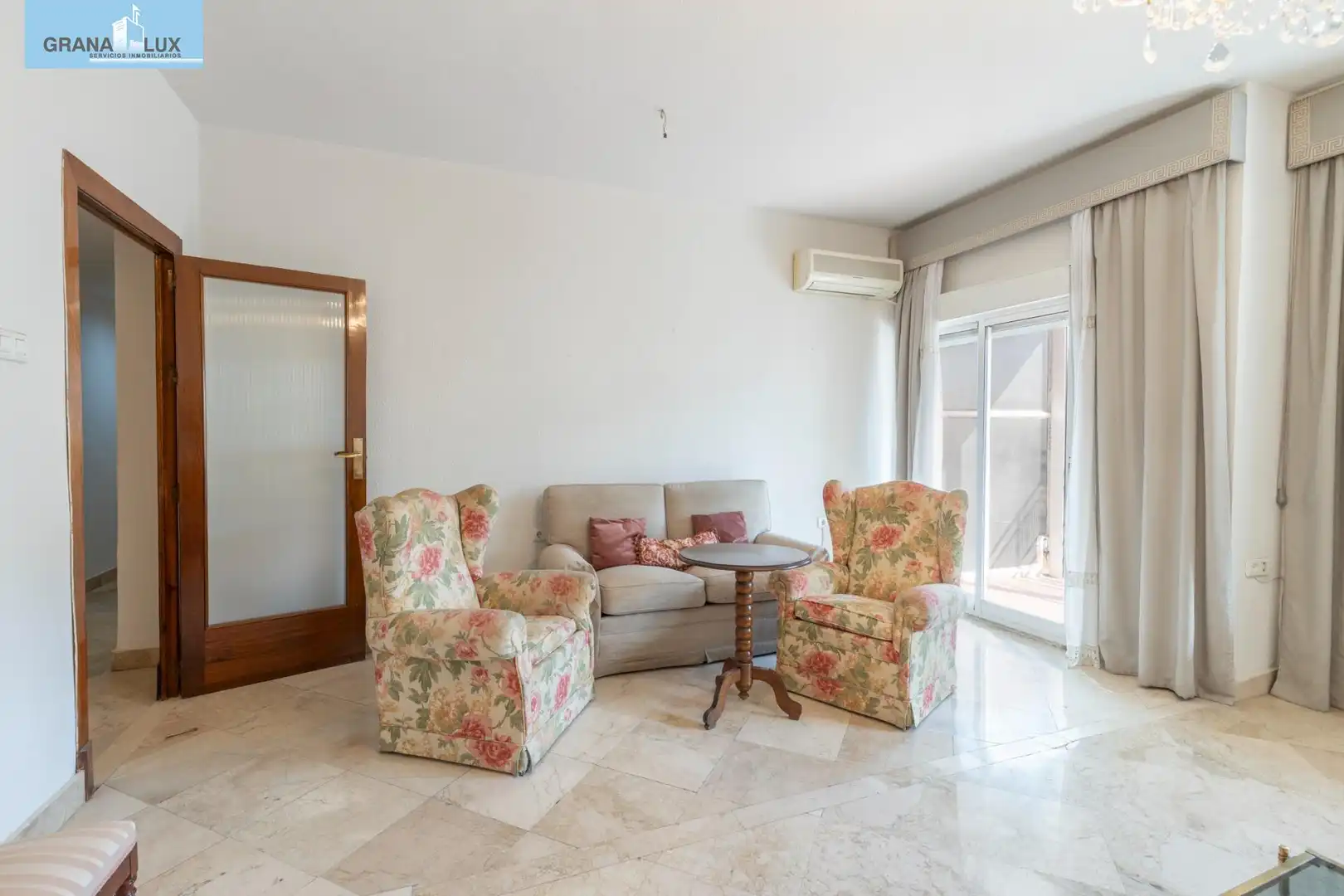 Sala de estar de Piso en venta en  Granada Capital con Terraza y Trastero