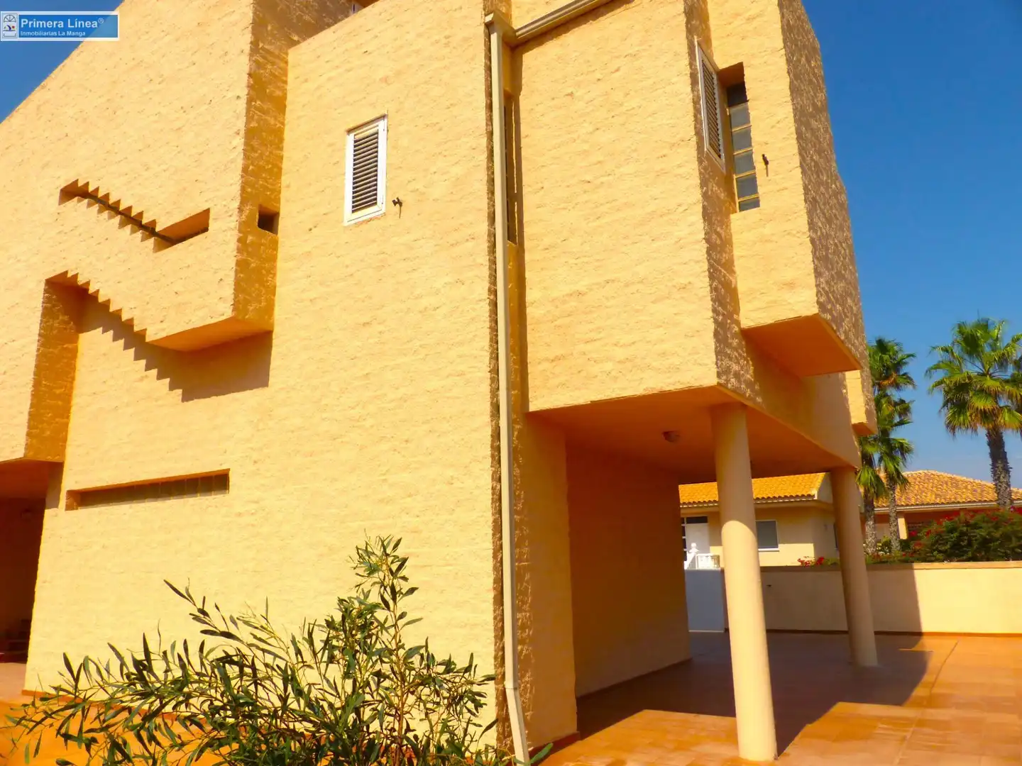 Vista exterior de Casa o chalet en venta en La Manga del Mar Menor con Jardín privado, Terraza y Trastero