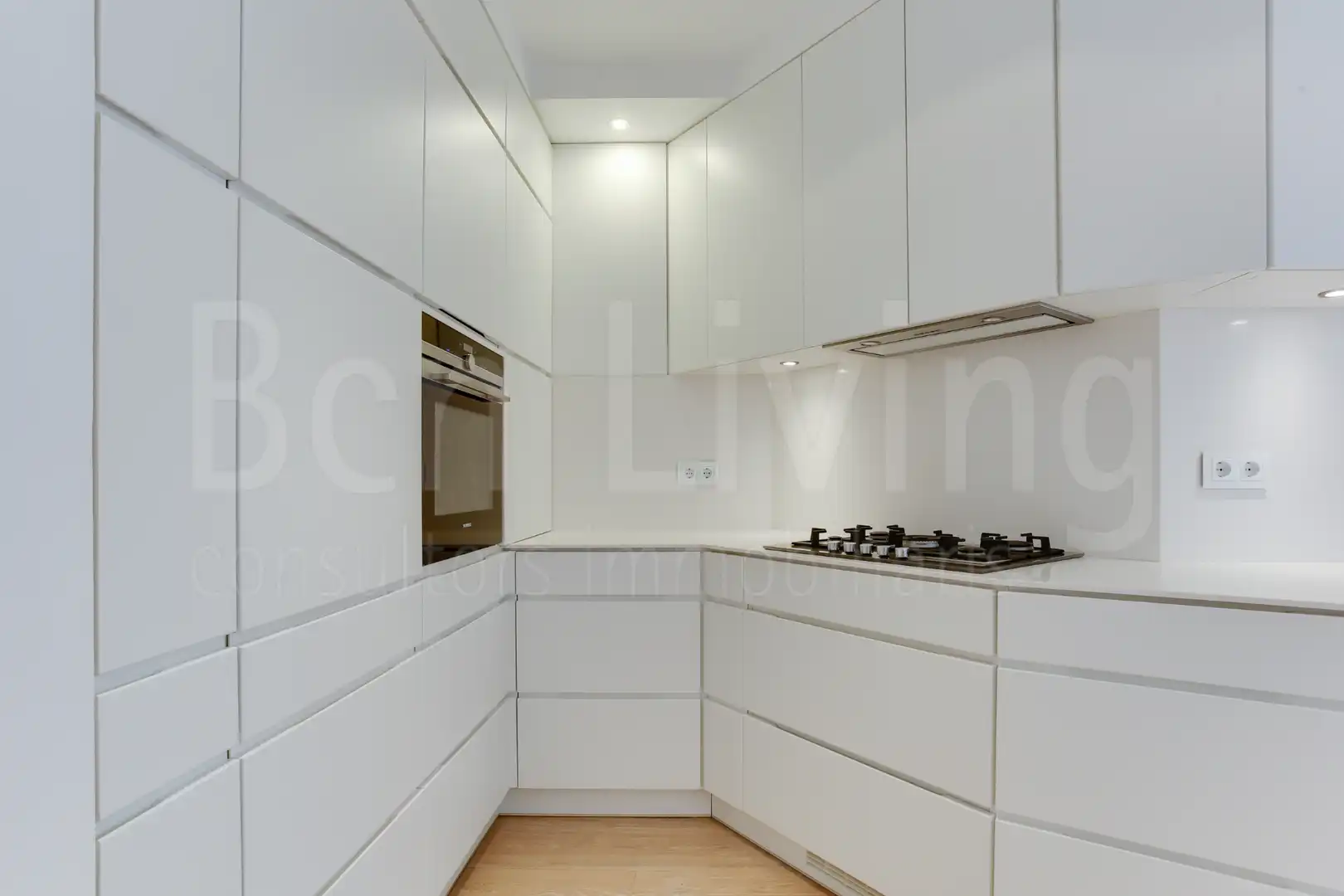 Cuina de Pis en venda en Barcelona amb Calefacció, Parquet i Terrassa