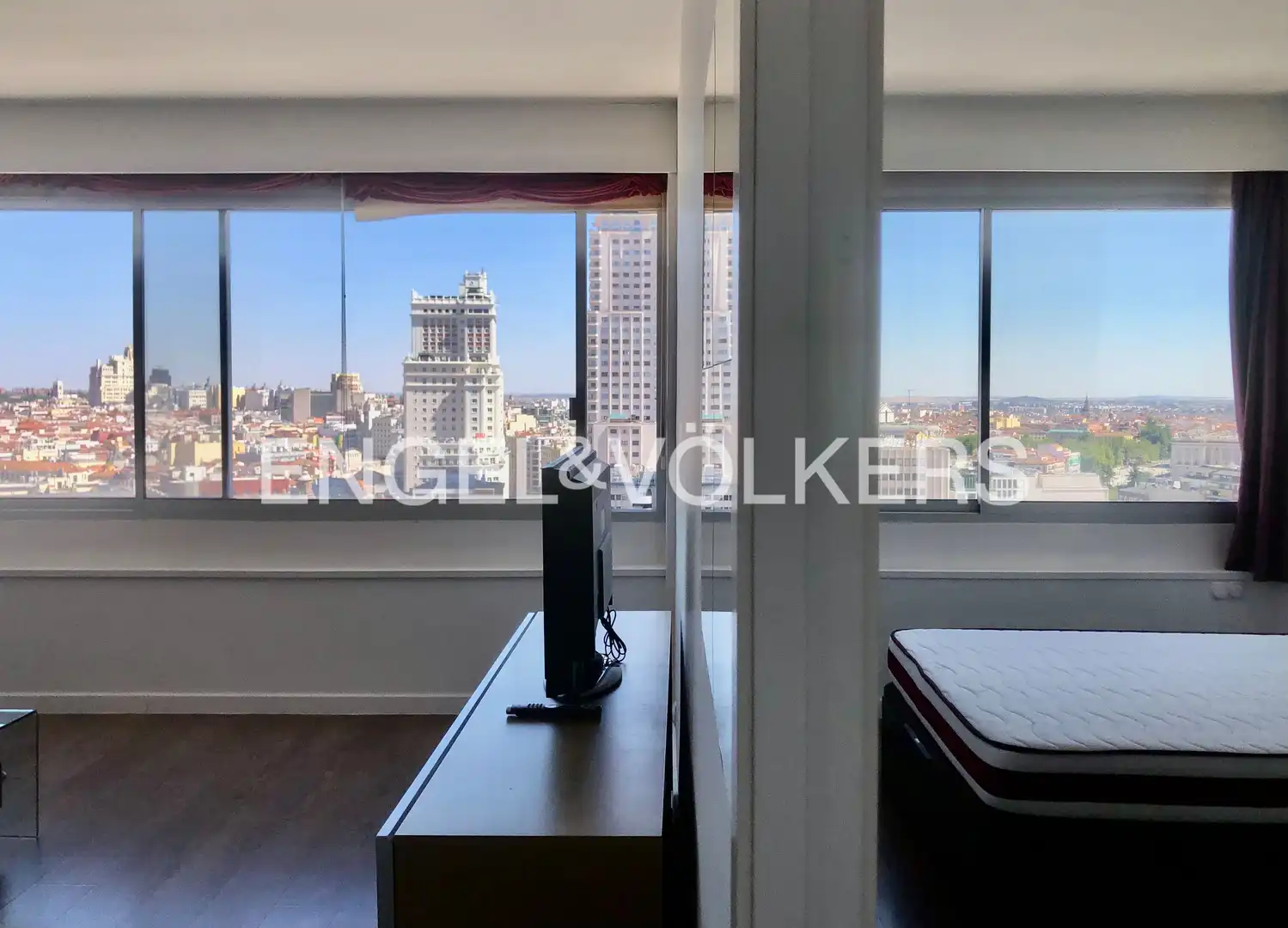 Schlafzimmer von Wohnung zur Miete in Madrid mit Klimaanlage und Heizung