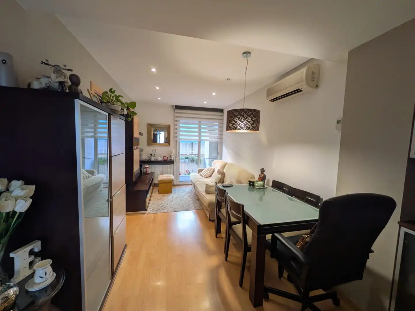 Wohnzimmer von Wohnung zum Verkauf in Sant Joan Despí mit Klimaanlage, Heizung und Parkett