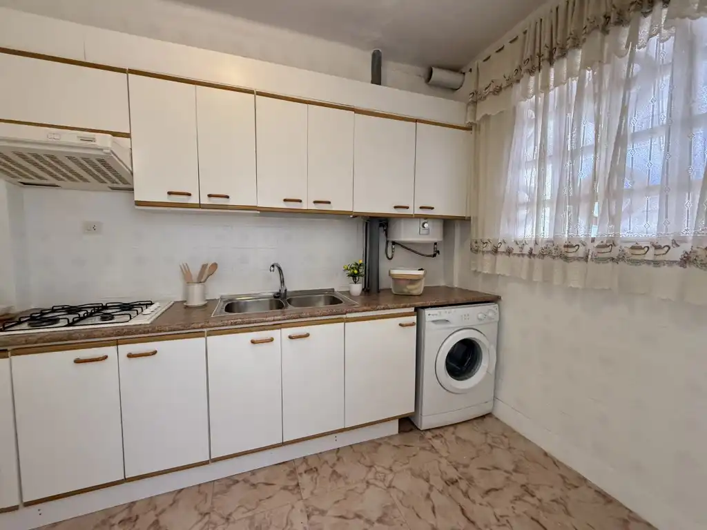 Küche von Wohnung zum Verkauf in Benicasim / Benicàssim mit Waschmaschine und Balkon