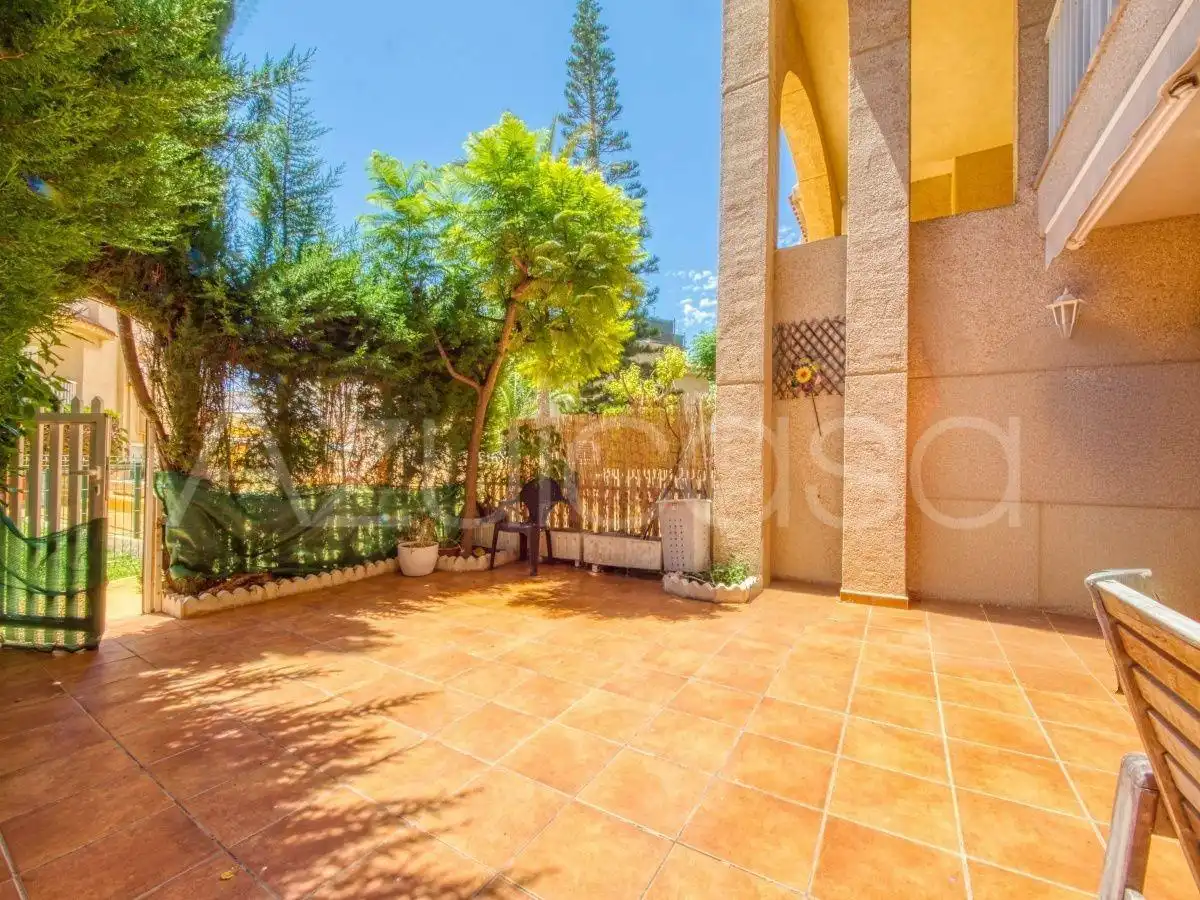 Terrasse von Maisonette zum Verkauf in El Campello mit Klimaanlage, Abstellraum und Gemeinschaftspool