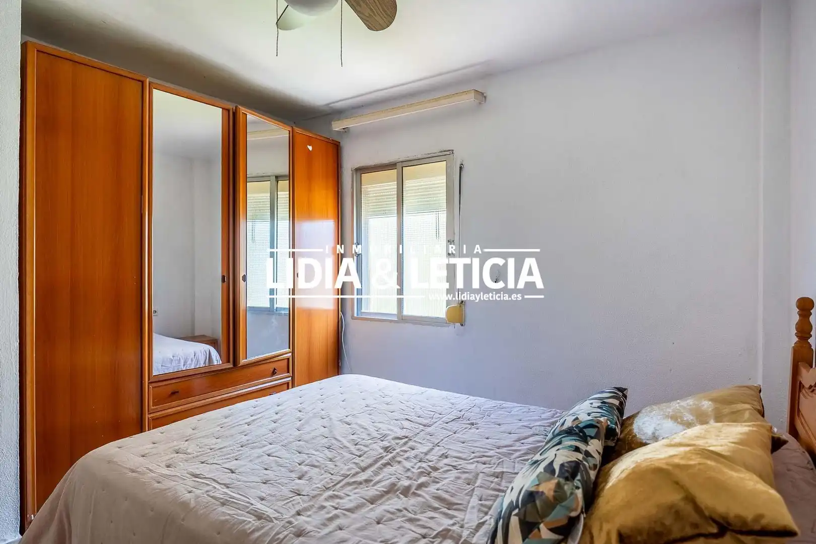 Bedroom of Flat for sale in Alcalá de Guadaira  with Air Conditioner, Terrace and Furnished