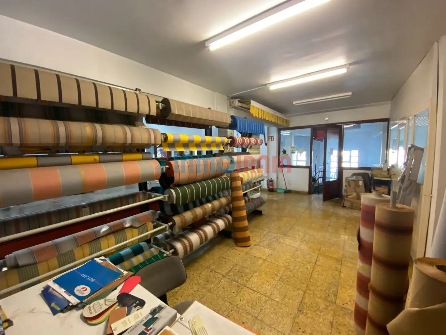 Industrial buildings for rent in Olaberria