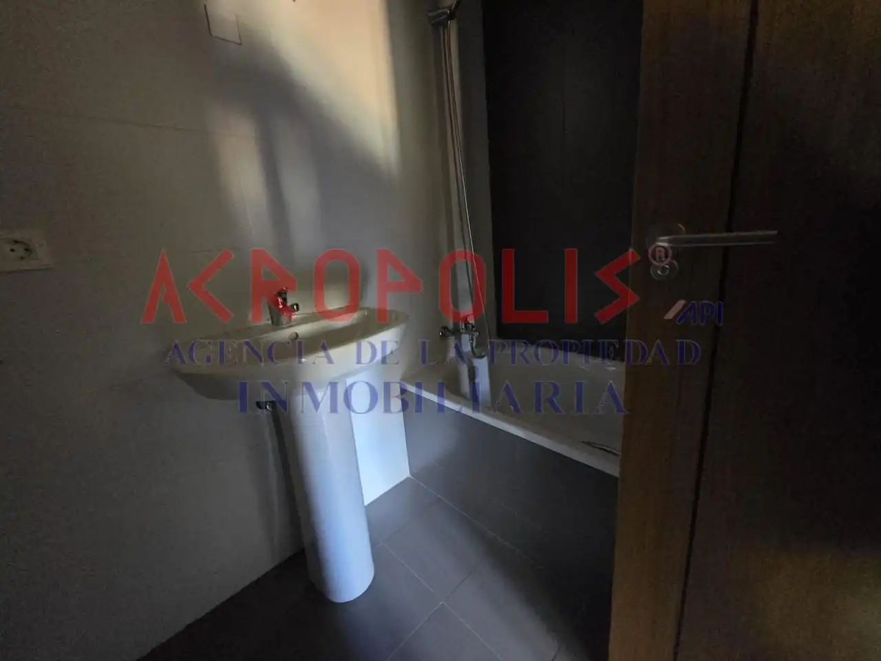 Badezimmer von Maisonette zum Verkauf in Puebla de Lillo mit Heizung und Abstellraum